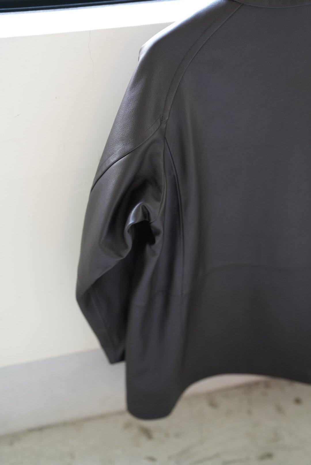 MAATEE&SONS LEATHER HALF COAT | TOMMY'S KURAMAE