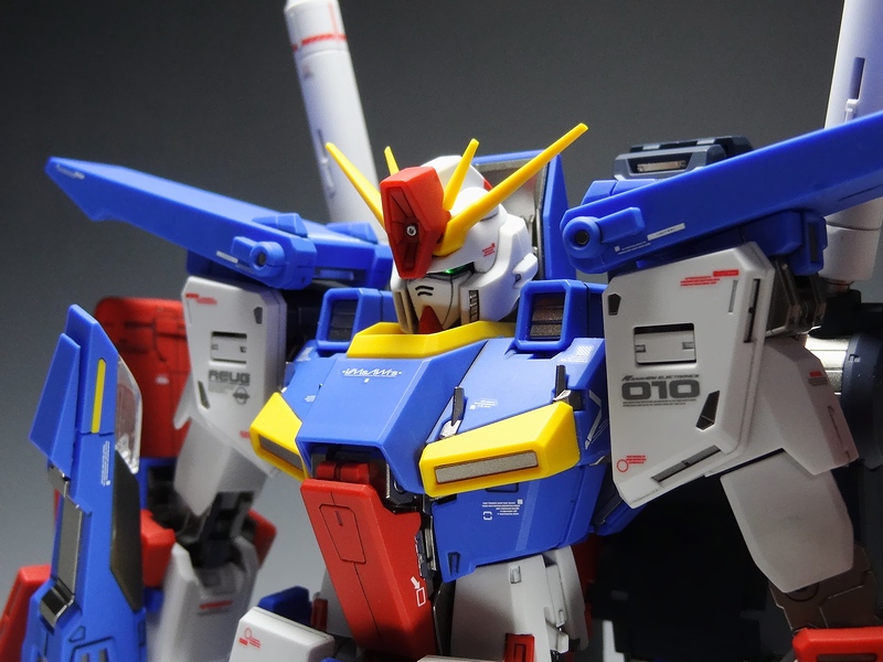 プレミアム完成品】バンダイ MG 1/100 ZZガンダム Ver.Ka | プラモデル