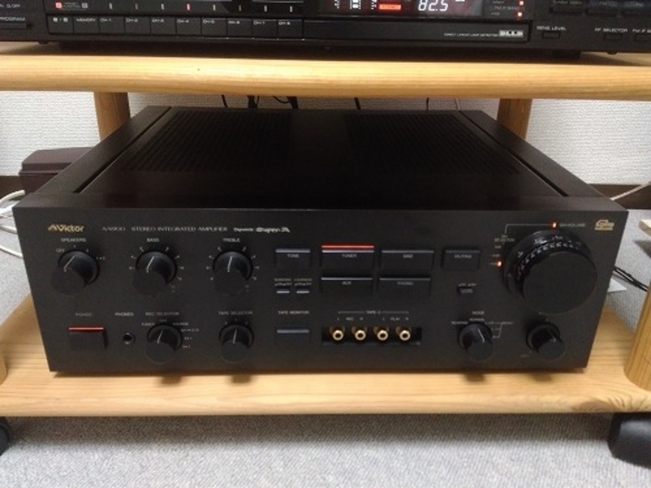 プリメインアンプ Victor A-X900 との出会い、再開？① ～分解修理