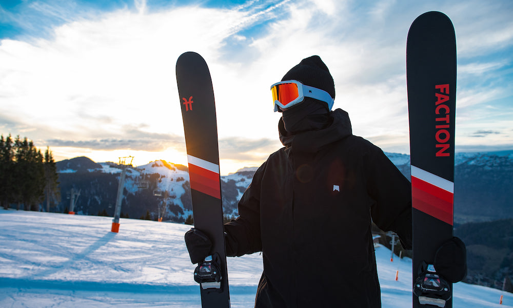 カンディードのシグネチャースキー – Faction Skis