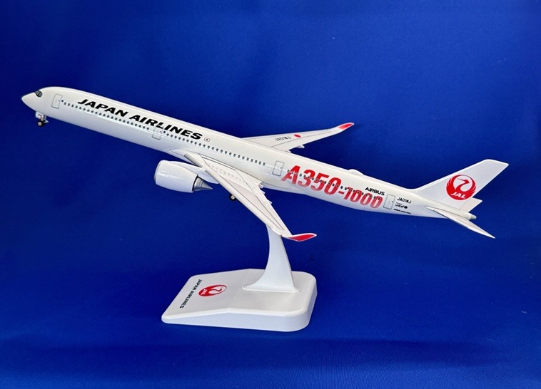 BJQ2052 JAL / 日本航空 A350-1000 JA01WJ 初号機 A350-1000 赤いロゴ