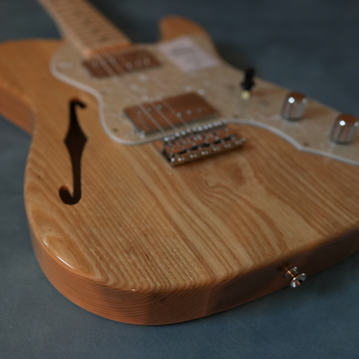 Fender Made in Japan Traditional 70s Telecaster Thinline Natural