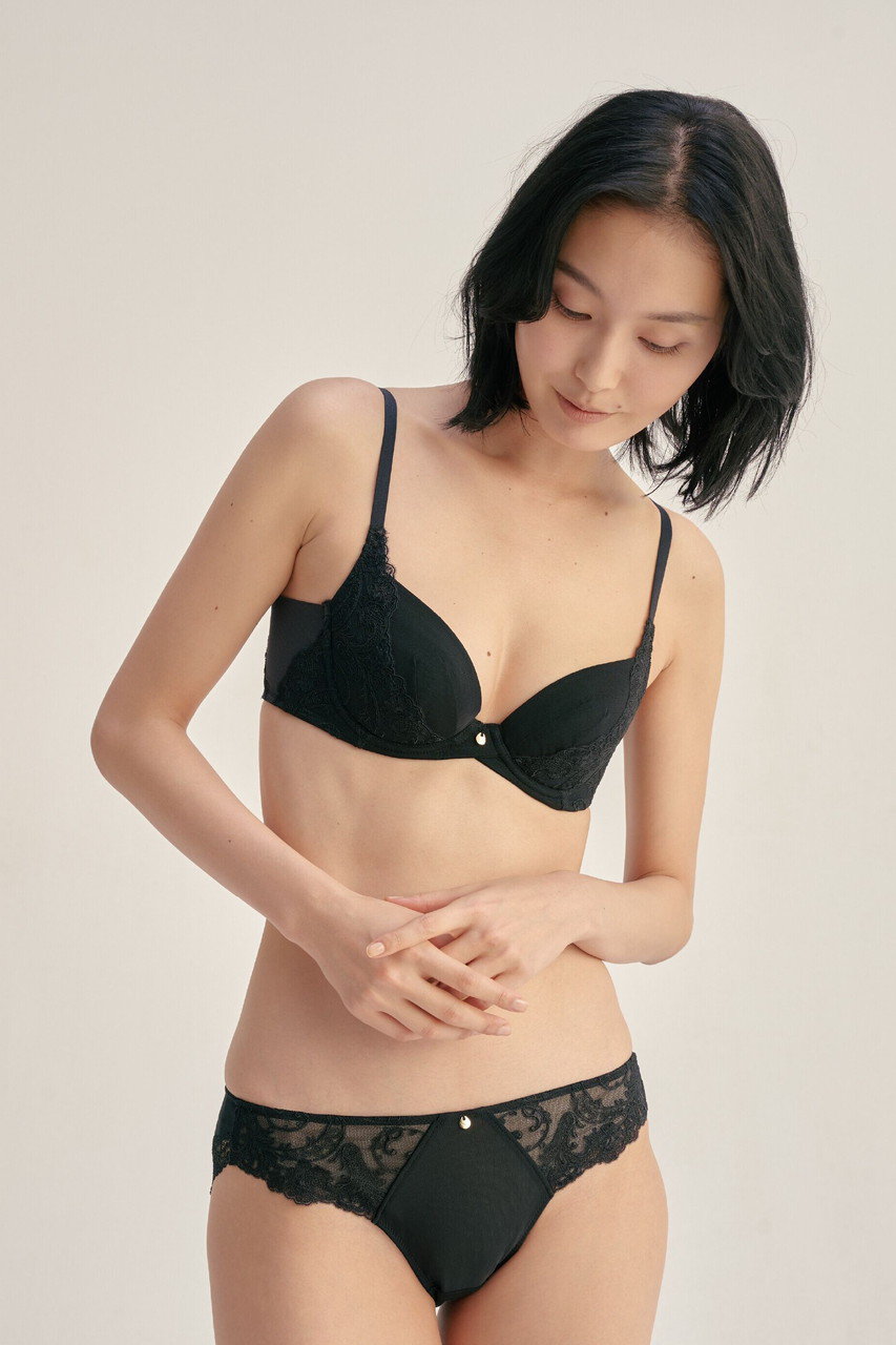 Yue(ユエ)｜(D65～)ニットをきれいに着こなせる 3/4カップブラ