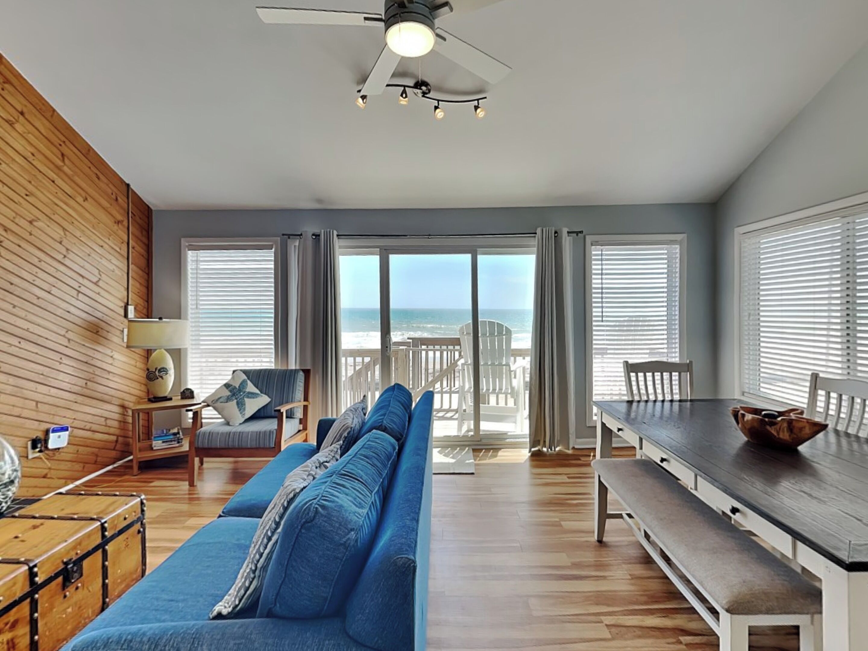 Hicks | Walk to the Beach + Pet Friendly! - Surf City | Vrbo