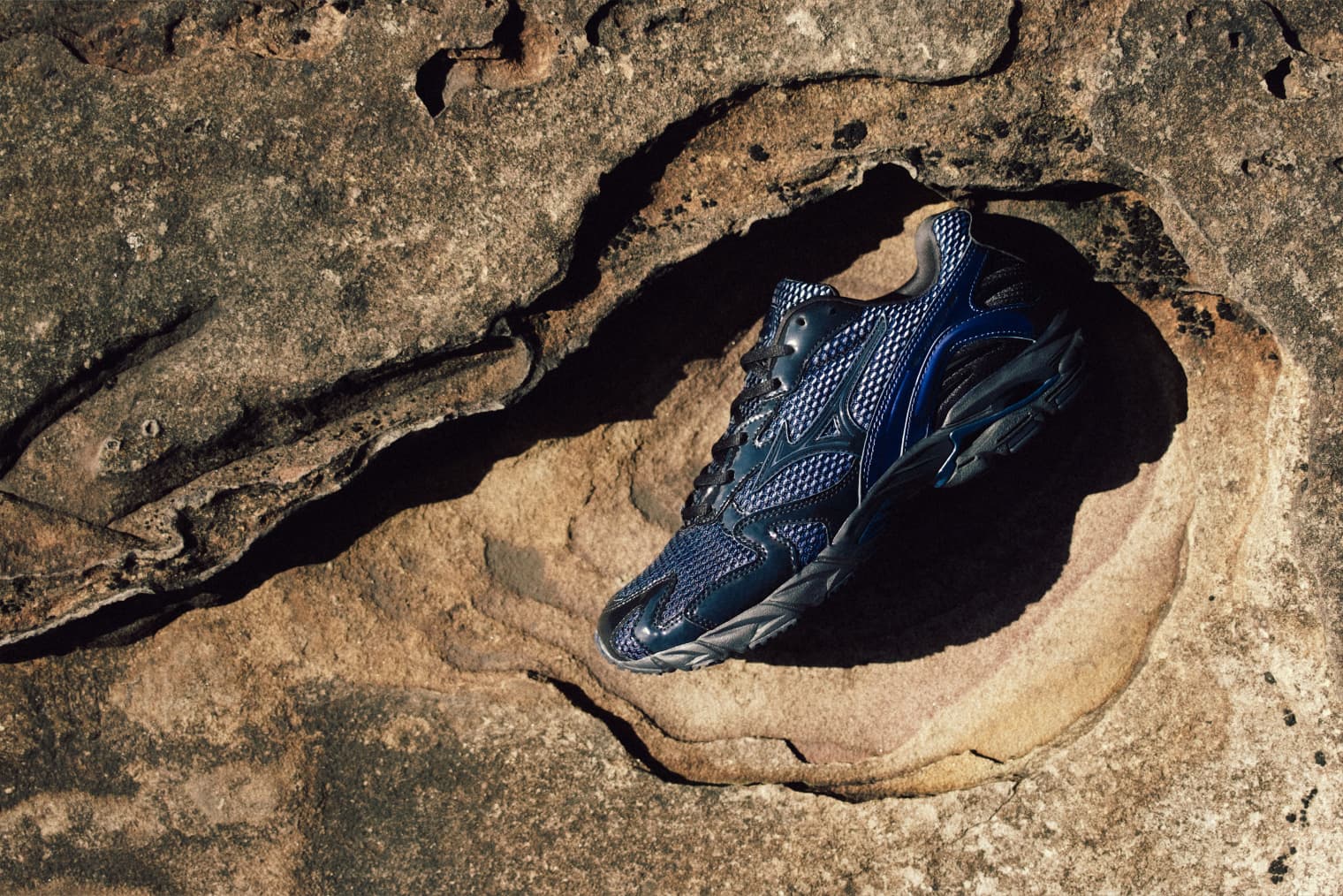 END. X MIZUNO WAVE RIDER 10 'NORTH SEA' | END. (US)