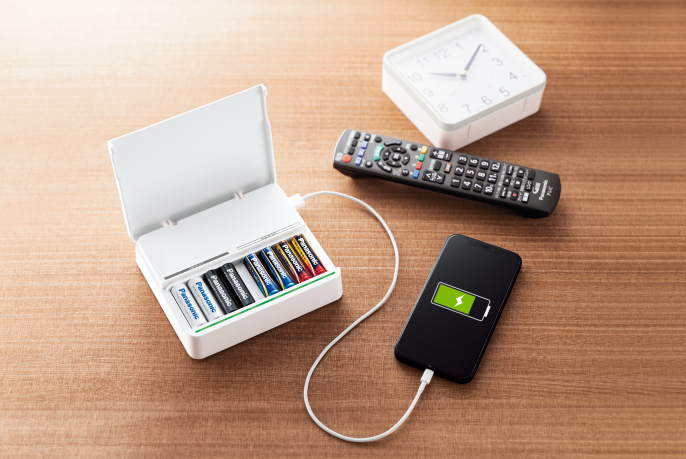 概要 USB出力付8本急速充電器 BQ-CCA3 | 電池・モバイルバッテリー