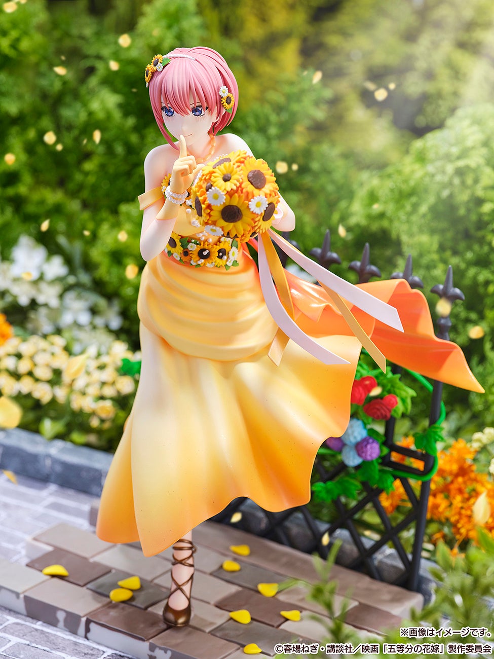 SHIBUYA SCRAMBLE FIGURE、映画「五等分の花嫁」より黄を基調にした