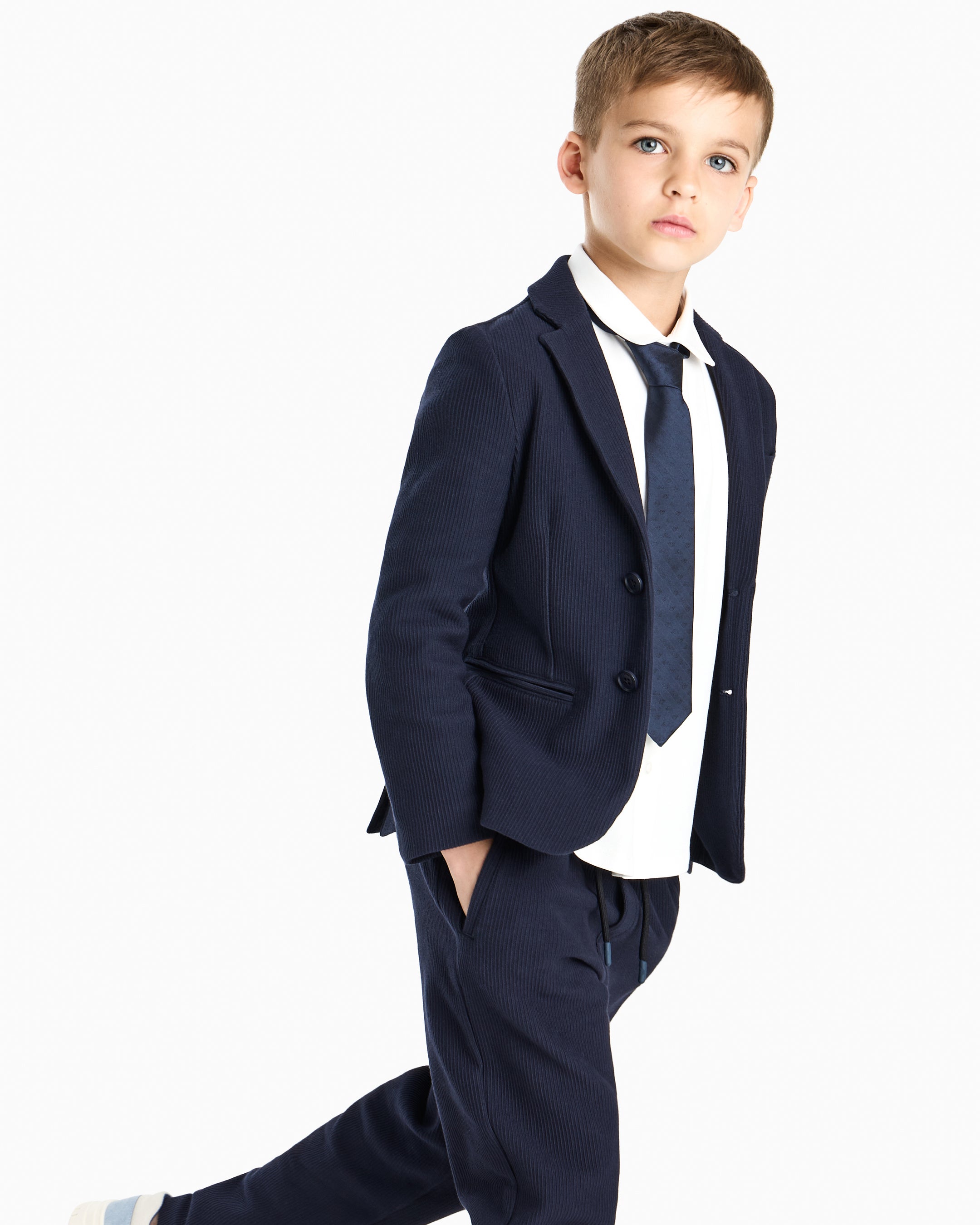 エンポリオ アルマーニ】ジュニアラインから、卒園式や入園式の