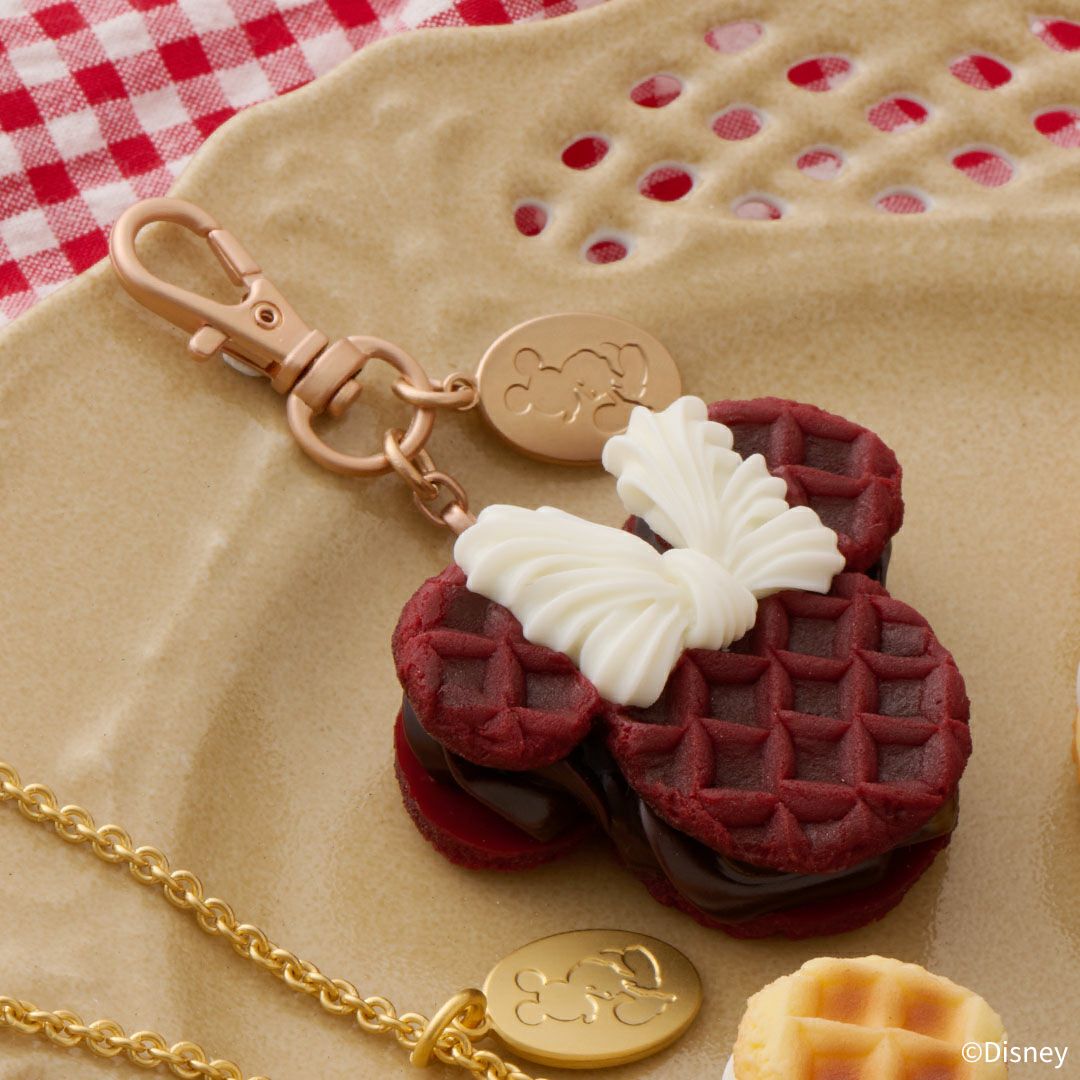 ミニーマウス/ストロベリーワッフル バッグチャーム | Q-pot. ONLINE SHOP