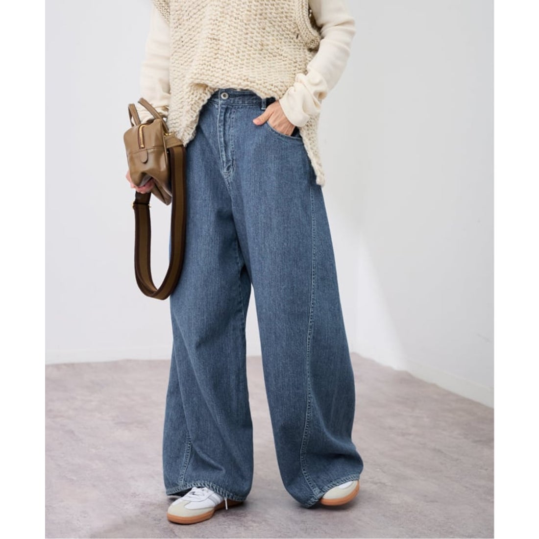 フレームワーク FRAMeWORK ≪≫バレルフォルムデニムパンツ （ブルー