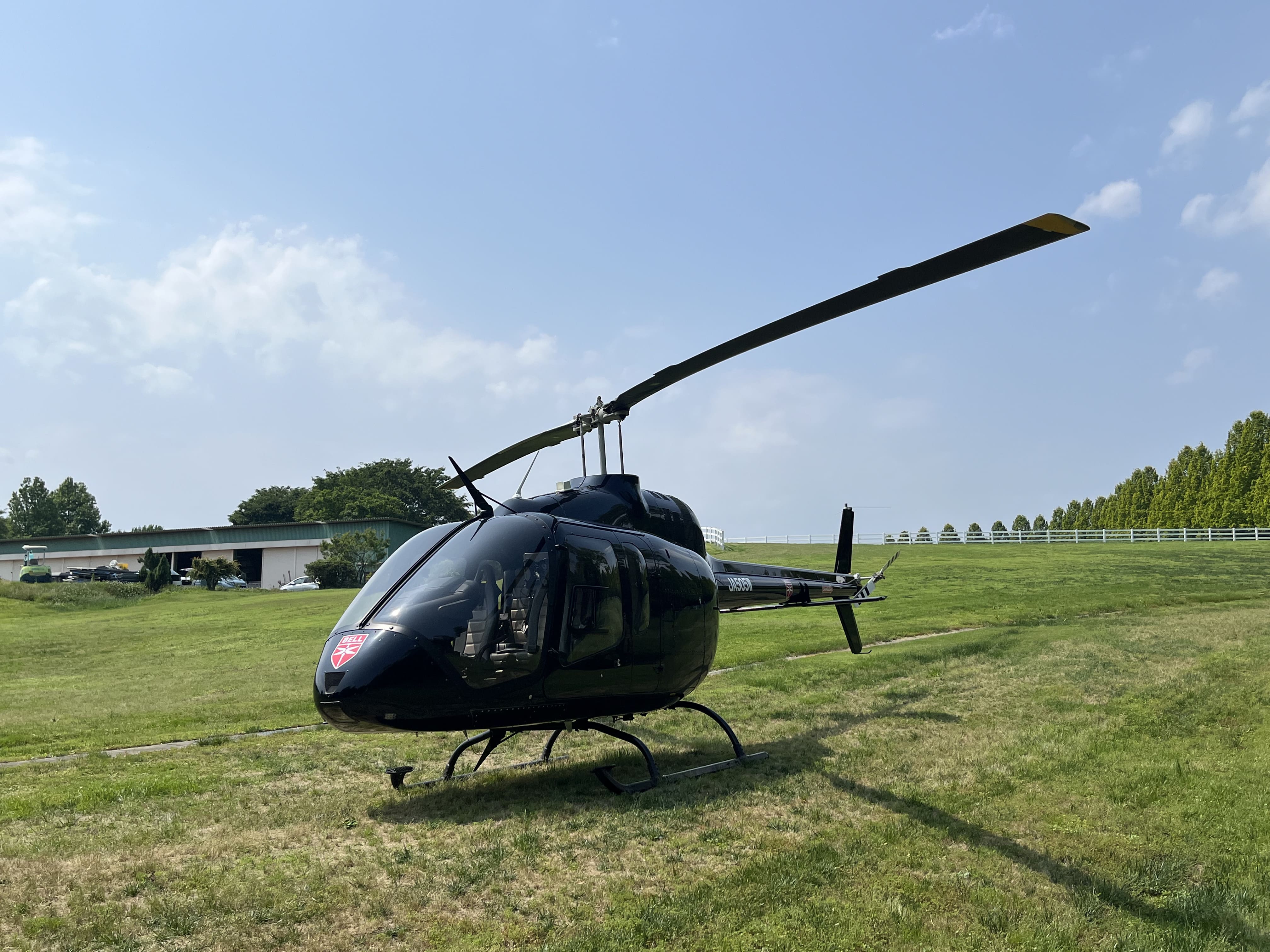 ヘリコプターチャーターの料金・機体・ヘリポートについて