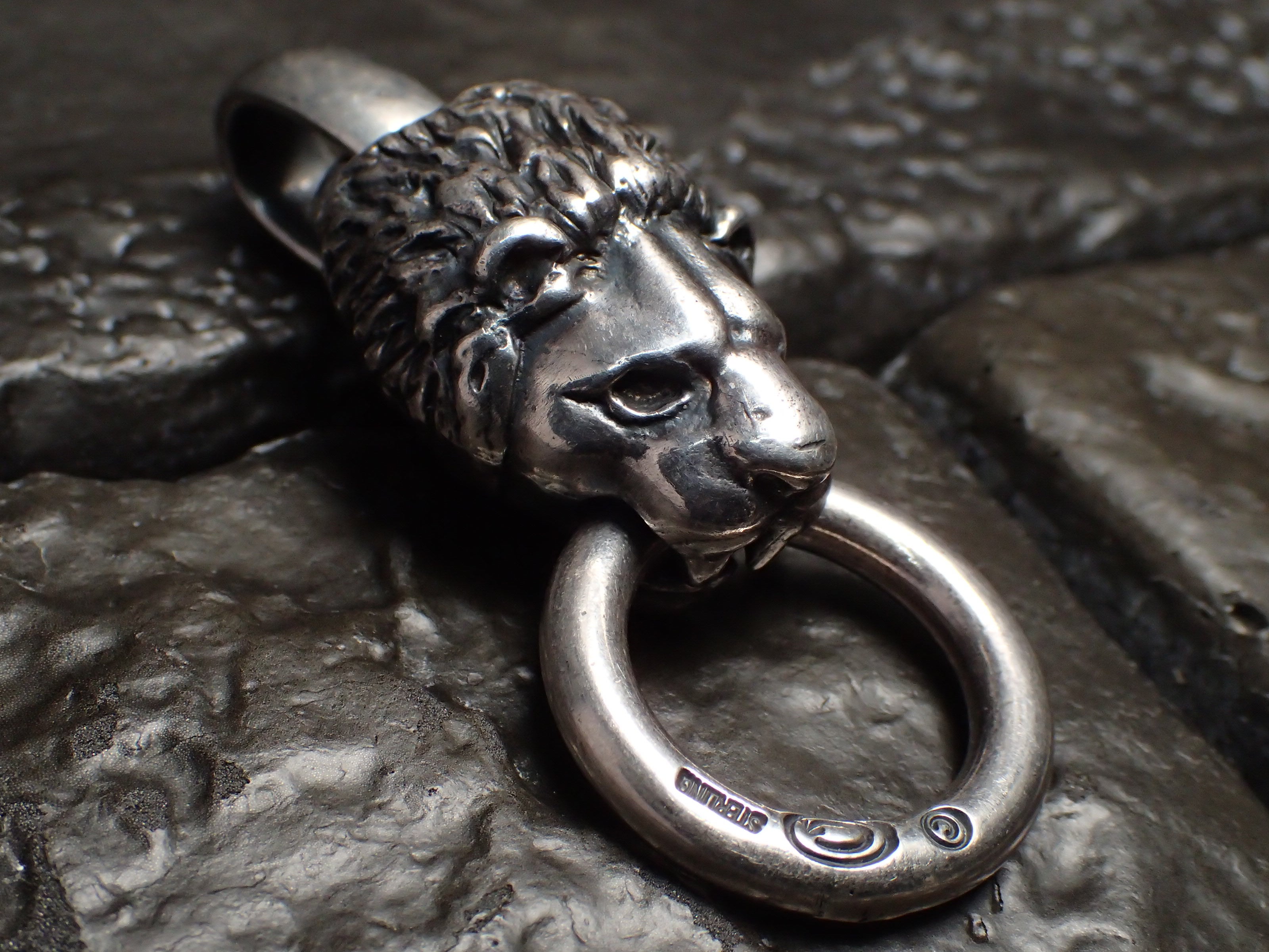 GABORATORY(ガボラトリー)オールドラージライオンペンダントウィズ