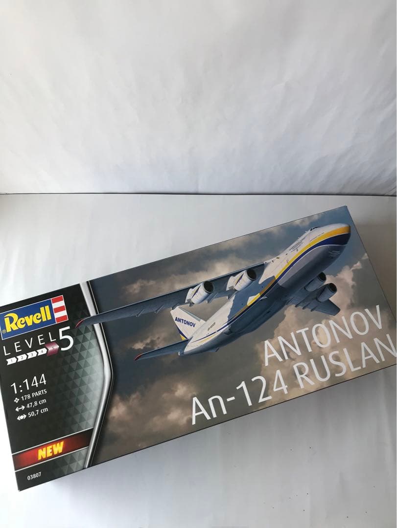 Revellプラモデル　ANTONOV AN-124 RUSLAN