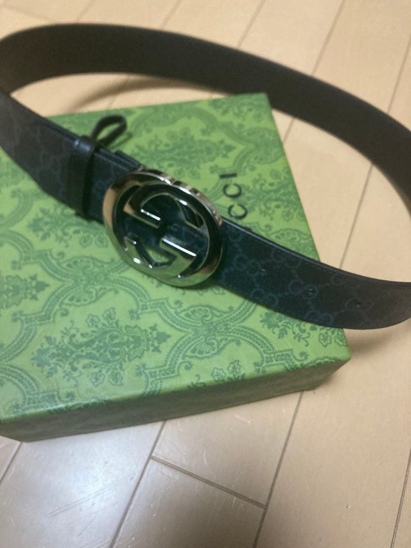 GUCCI ダークグレー レザーベルト