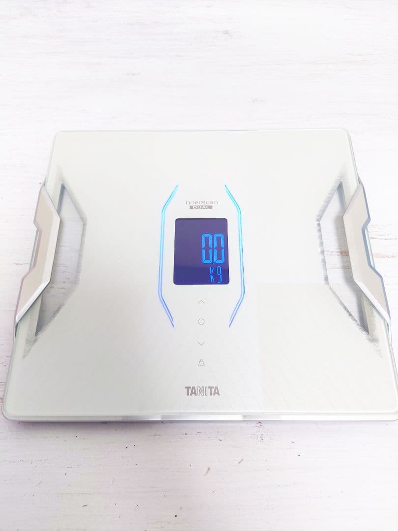 【美品】 23年製 タニタ 体組成計 日本製 ホワイト RD-912 WH