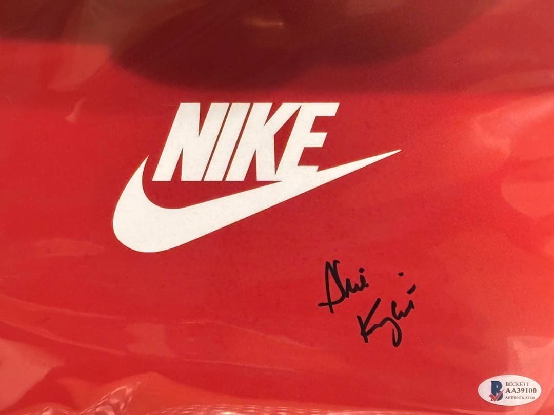 【ベケット社鑑定証明付き】NIKE創始者 フィル・ナイト直筆サイン 100%本物 Amazon.co.jp: ナイキ 創始者 フィル・ナイト 直筆 サイン 入り 名刺