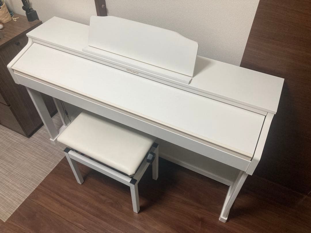 Roland HP601 ホワイト 88鍵 デジタルピアノ エントリー・モデルながら、木材と樹脂の最高峰 ハイブリッド鍵盤を
