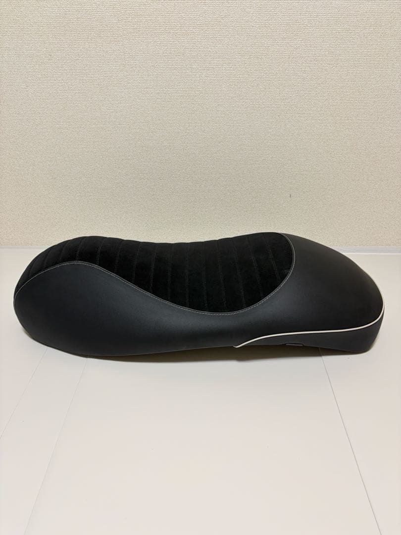 【新品未使用】ベスパ　セイジョルニ　エディション2 　 純正シート＋タンデムバー