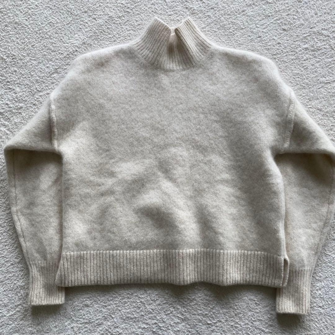 【みすけ】2023年モデル　ビアズリー　ホワイトヤクプルオーバー BEARDSLEY（ビアズリー）の「ホワイトヤクプルオーバーニット（ニット
