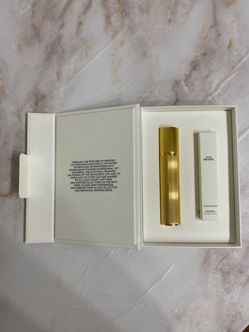 【非売品】Victoria Beckham フレグランスケース&オードパルファム Victoria Beckham（香水）のフリマアイテム一覧