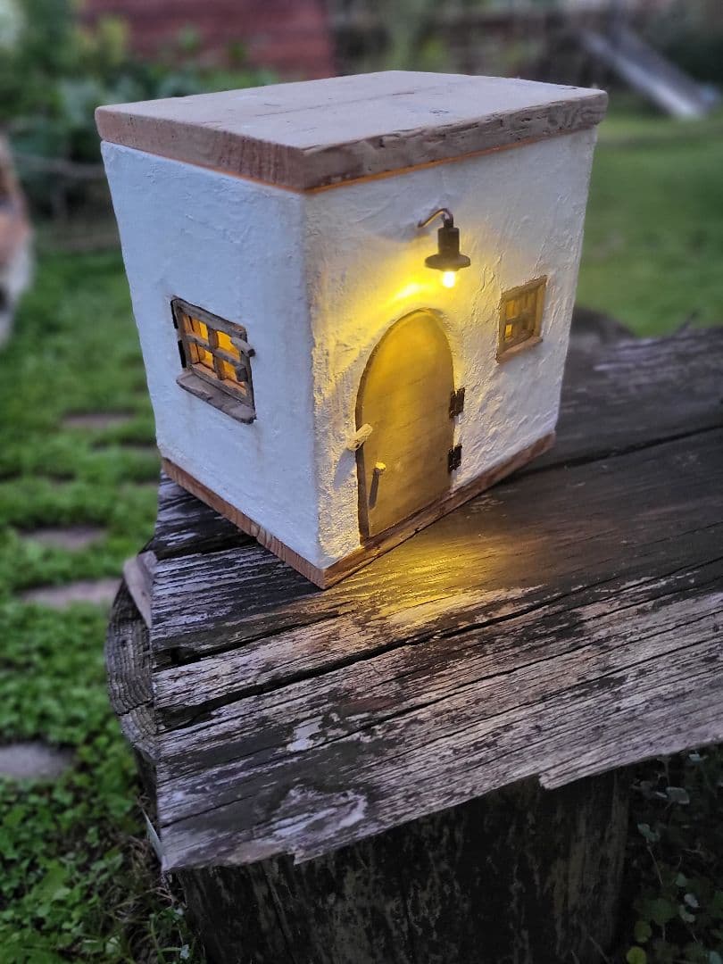 ミニチュアハウス ドールハウス　アンティーク風　　間接照明