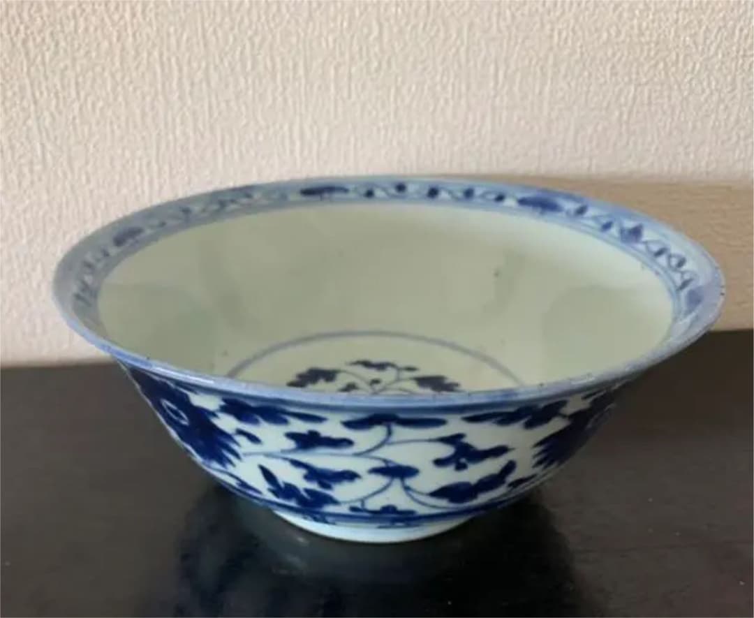 中国清時代青花纏枝蓮茶碗（大清乾隆年製）在銘　XG55-1
