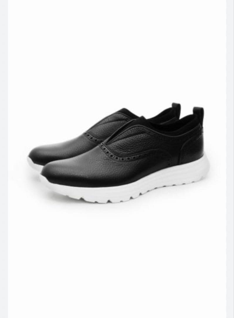 1PIU1UGUALE3の「CLASSIC NEO SLIP ON」黒 靴
