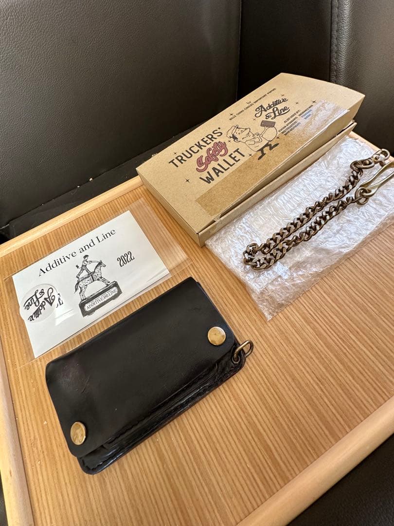 ten　additive and lineトラッカーウォレットチェーン付