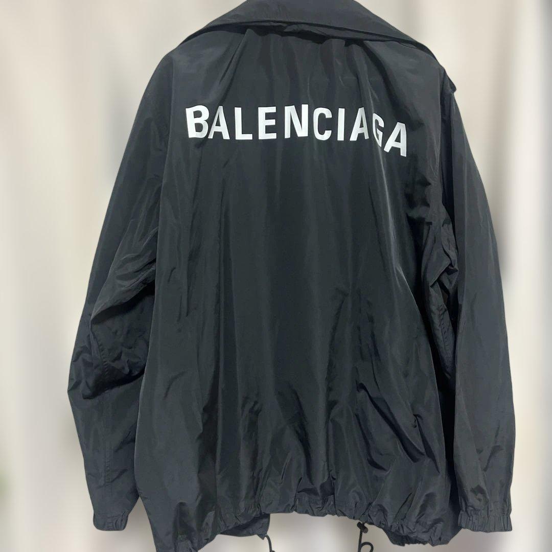 yuu ＊ 【美品】バレンシアガ　バックプリント ナイロンジャケット黒