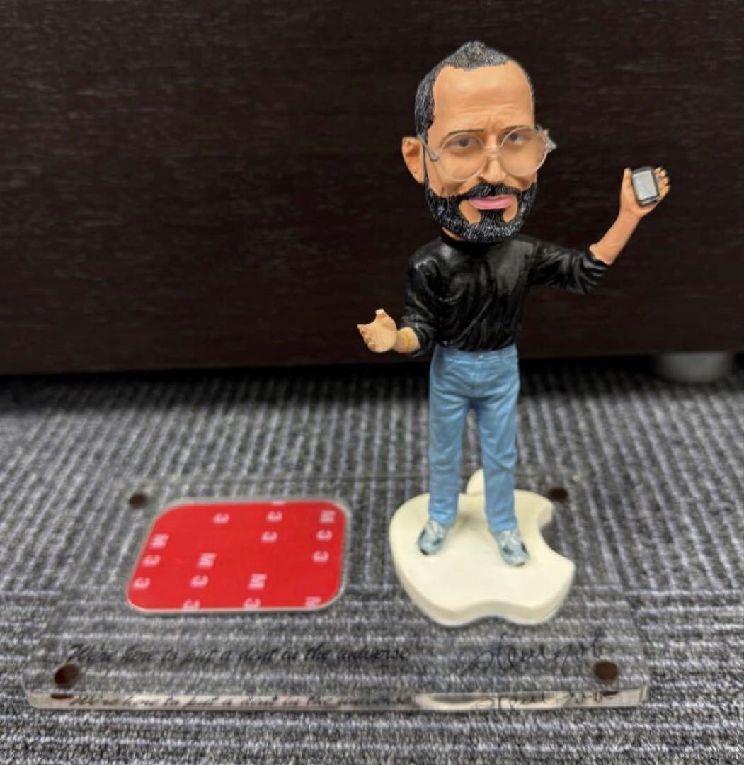 レア激似アップル スティーブ・ジョブズ フィギュアiPhone 充電スタンド