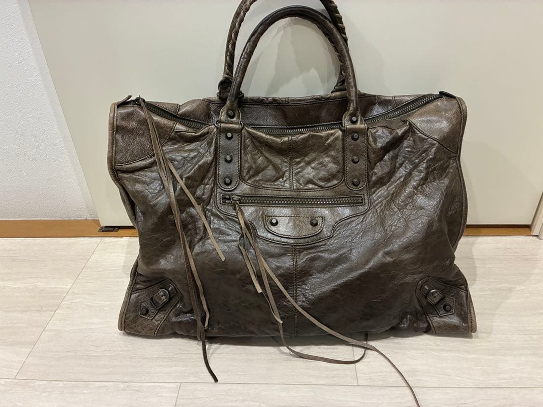 バレンシアガ　トラベルバッグ　カーキ カーキ の ウィメンズ Le City バッグ ミディアム | Balenciaga JP