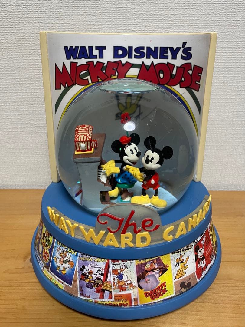 激レア　ディズニー　非売品　スノードーム The Wayward Canary 激激レア☆ファインディング ニモ クラッシュ スノーグローブ スノー
