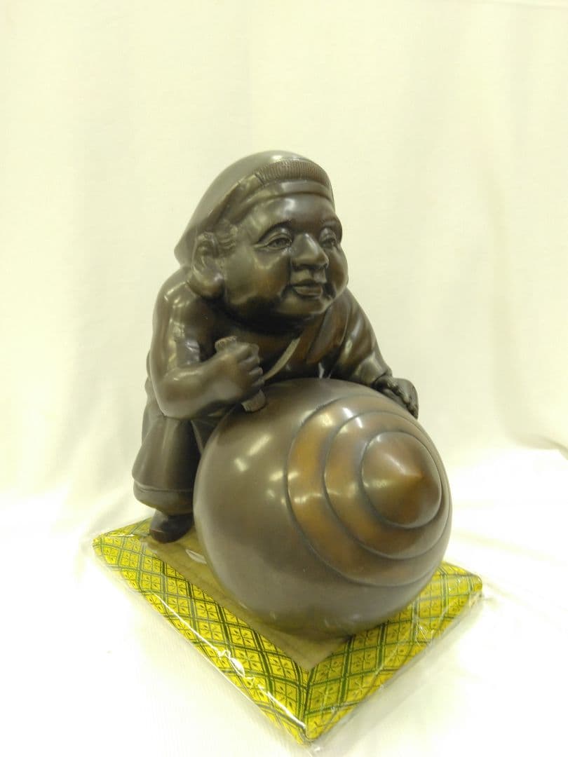 yujinn　　　　青銅製　玉磨き大黒天