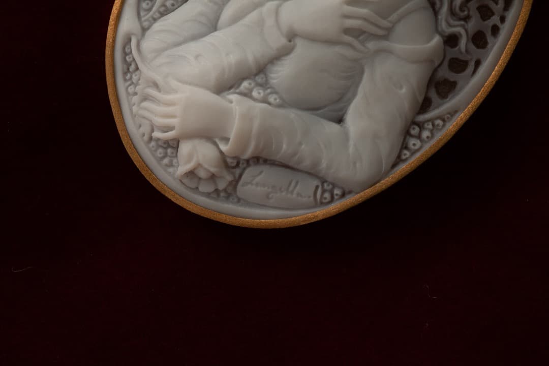 シェルカメオ 愛と美の女神アフロディーテ k18 ブローチ ペンダント