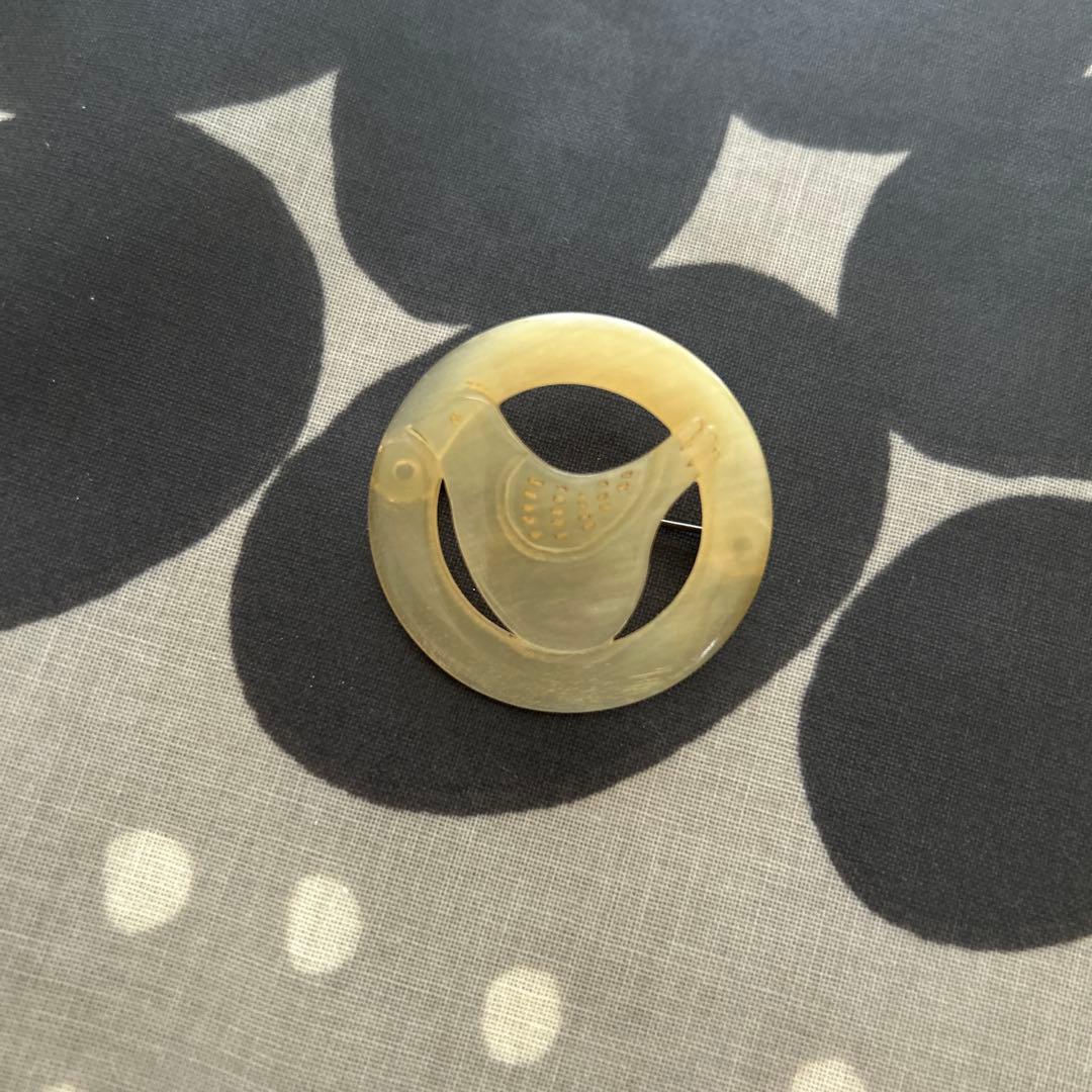 ミナペルホネン トリ ブローチ - メルカリ