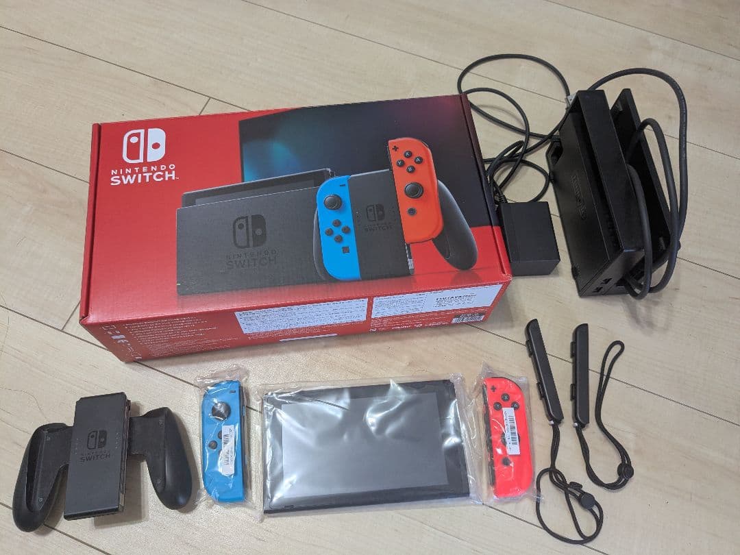 【匿名発送】Nintendo Switch本体一式　2020年購入+SDカード
