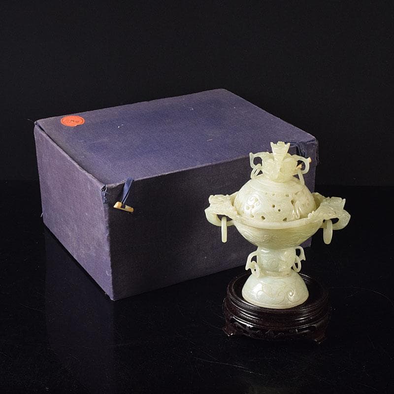 中国　玉石彫刻　雙耳活環　龍鈕蓋爐　塔香炉　唐木台付　7654C