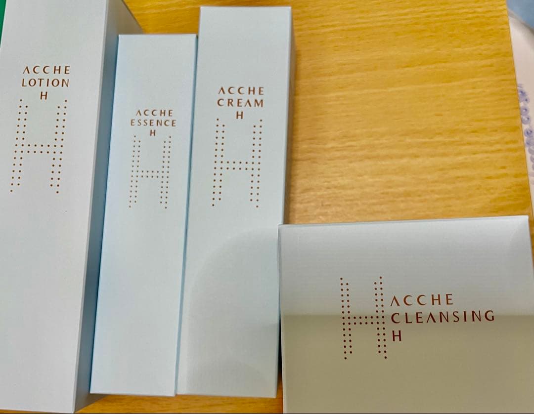 ACCHE 化粧水、エッセンス、クリーム、メイク落とし　4点セット