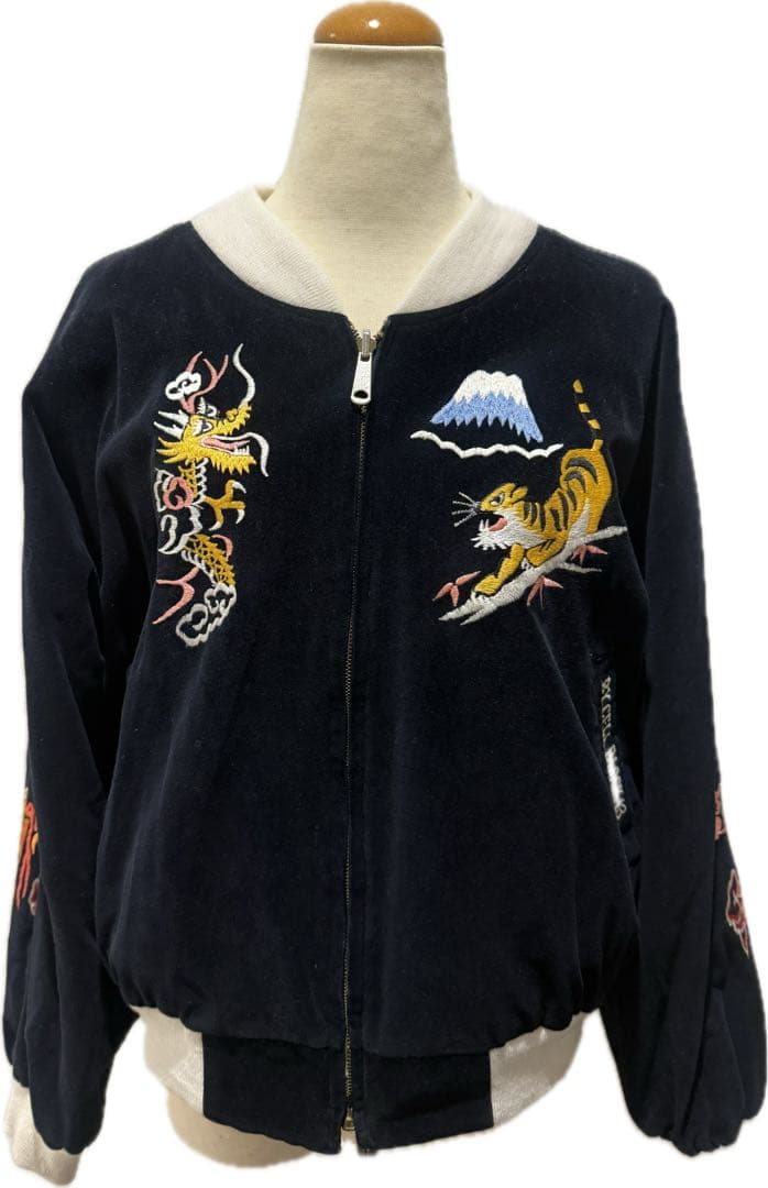 ネイビー刺繍スカジャン