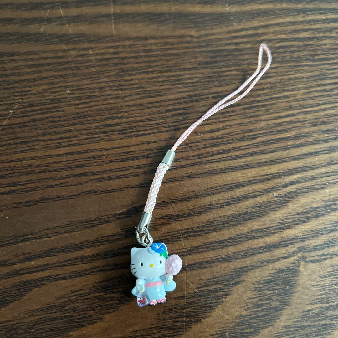 日*4様 ハローキティ キティ　ストラップ 根付け