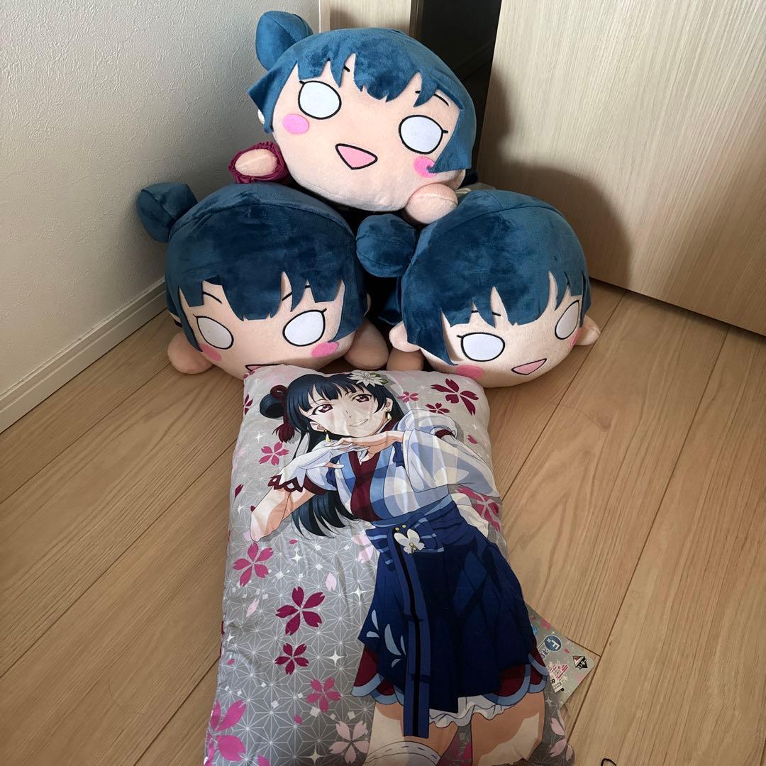 ラブライブ メガジャンボ 寝そべり ぬいぐるみ 津島 善子 Amazon.co.jp: ラブライブ！サンシャイン!! メガジャンボ寝そべり