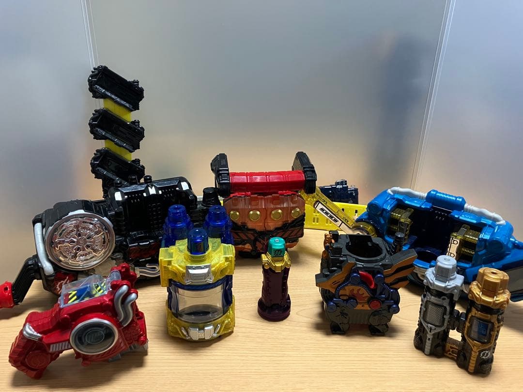 仮面ライダー ビルド　大量アイテム　⭐︎おまとめ⭐︎商品説明必読⭐︎注釈あり⭐︎ 仮面ライダービルド」の変身アイテム“フルボトル”に 5人のレジェンド