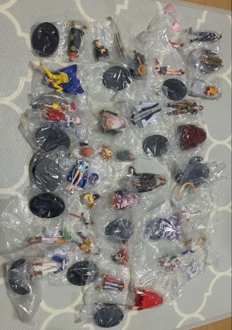 ワンピースフィギュア21体＋7体　全28体まとめ売り ワンピース フィギュア 7体セット まとめ売り - メルカリ