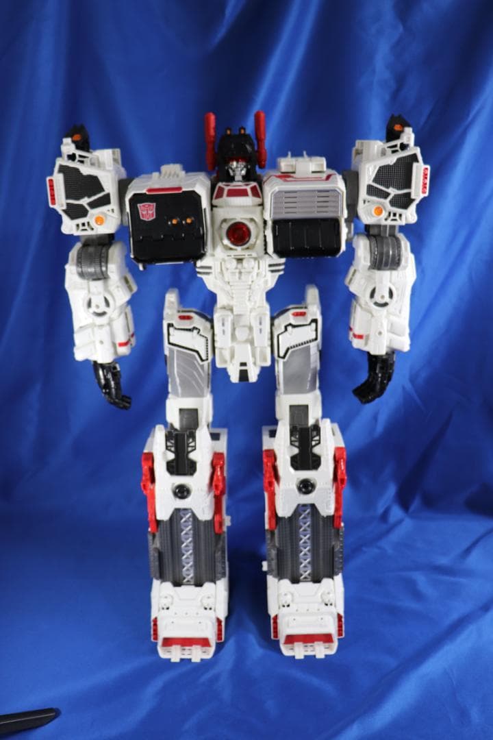 トランスフォーマー　ジェネレーションズ　TG-23 メトロプレックス Amazon.co.jp: トランスフォーマー ジェネレーションズ TG-23 メトロ