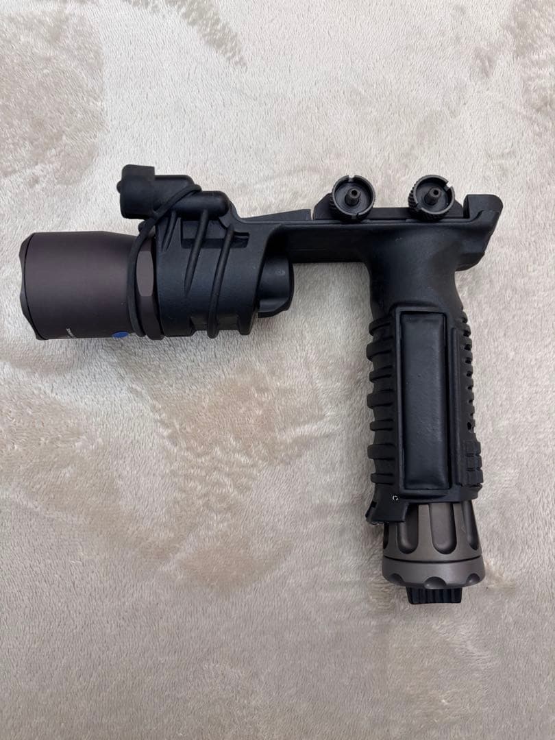 激レアSUREFIRE M900Aブルー フォアグリップウェポンライト 旧型