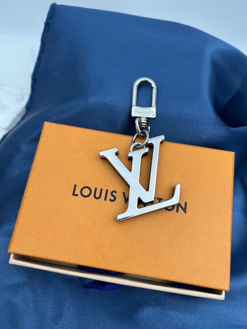 LOUIS VUITTON ルイヴィトン バッグチャーム　キーリング　箱付