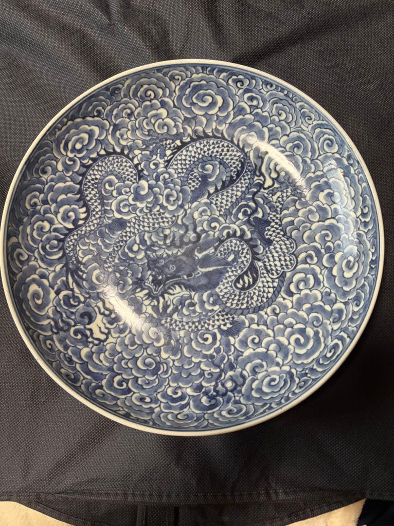 中国古美術 清の時代 青花　雲龍文大皿　染付　28cm 中国古美術 清の時代 青花 雲龍文大皿 染付 28cm